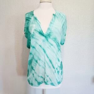 ⭐️5/$20 NEW Fraiche Mint Green Tie Dye Blouse Size Medium